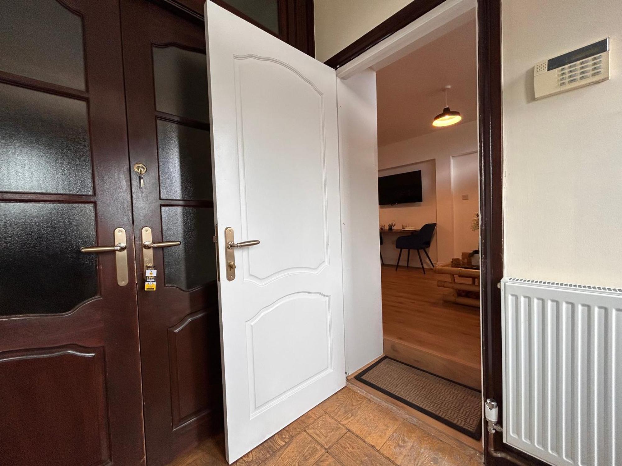 Private 2 Bed Guest House - Van Parking, M25 & A1 Connections Potters Bar Extérieur photo