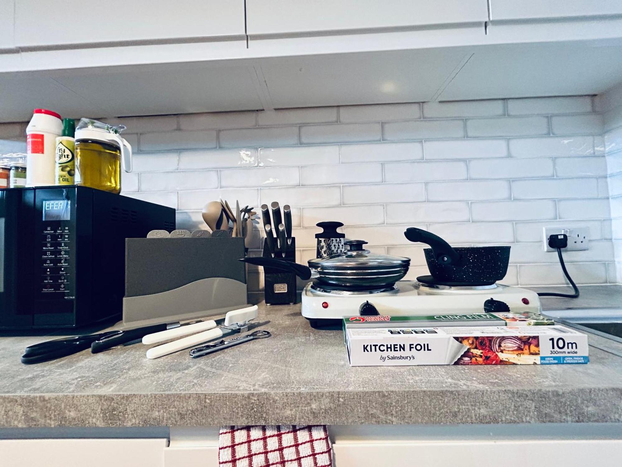 Private 2 Bed Guest House - Van Parking, M25 & A1 Connections Potters Bar Extérieur photo